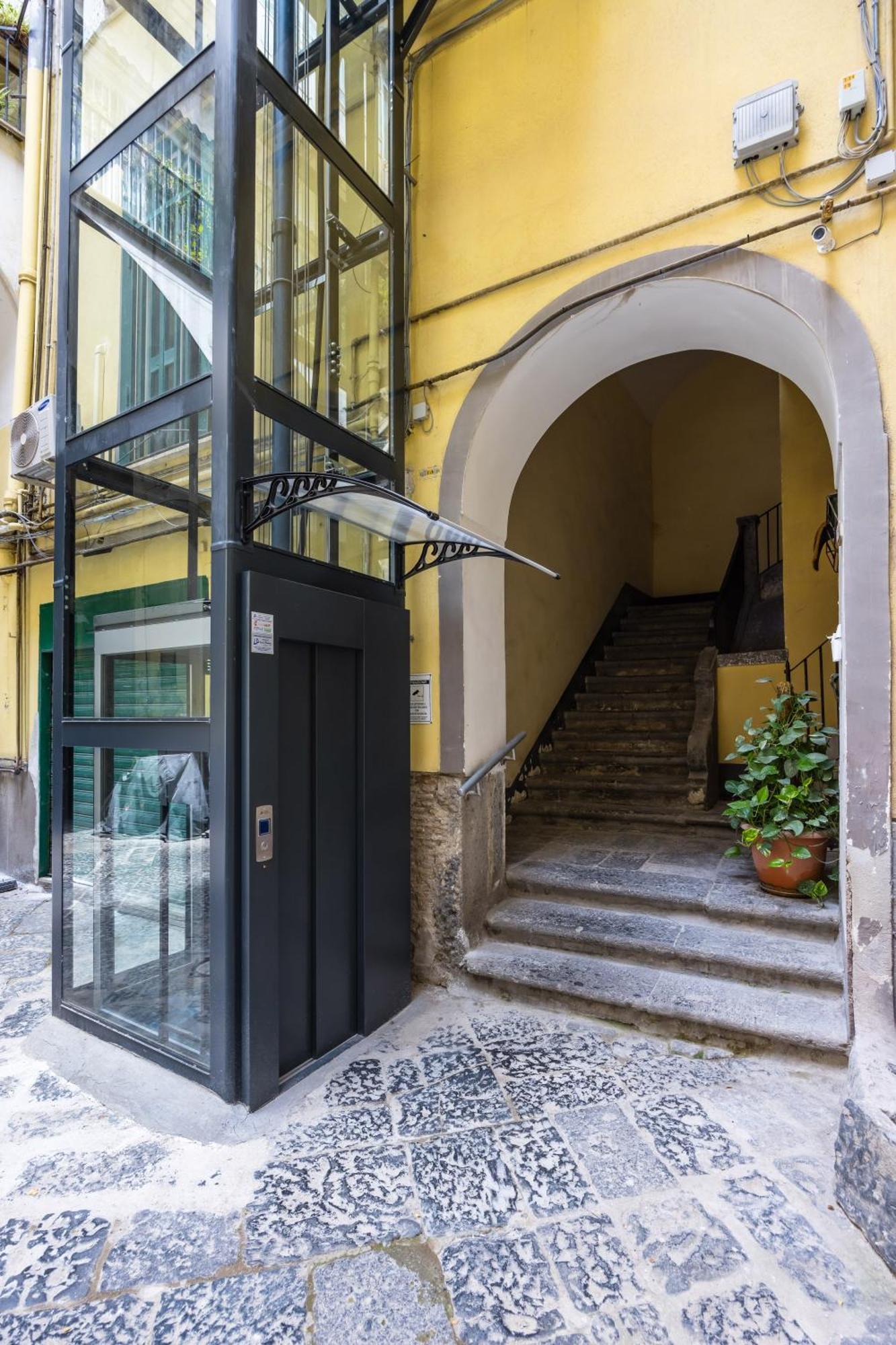 Piazza Miraglia - Apartment By Wonderful Italy Naples Extérieur photo