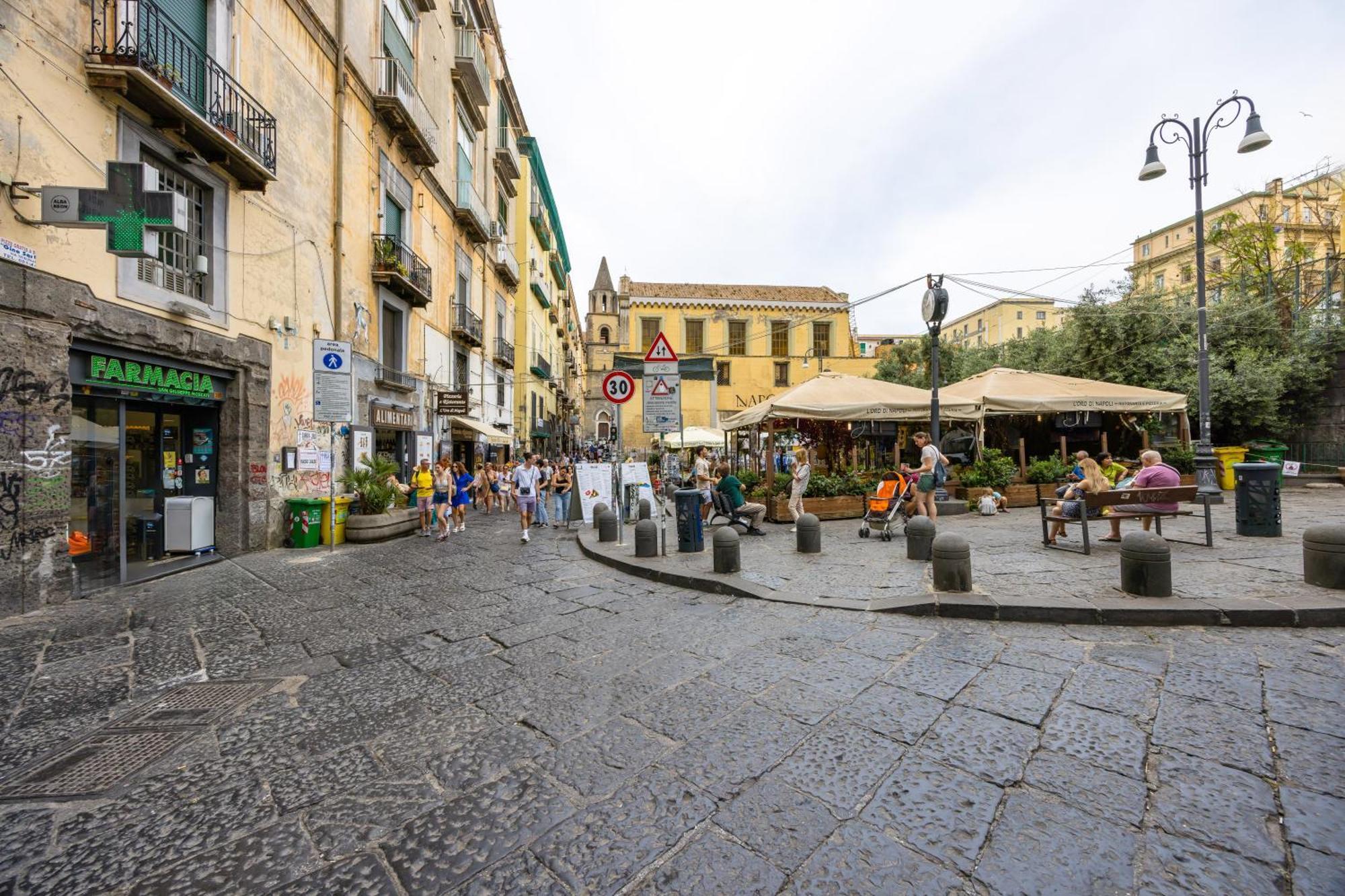 Piazza Miraglia - Apartment By Wonderful Italy Naples Extérieur photo